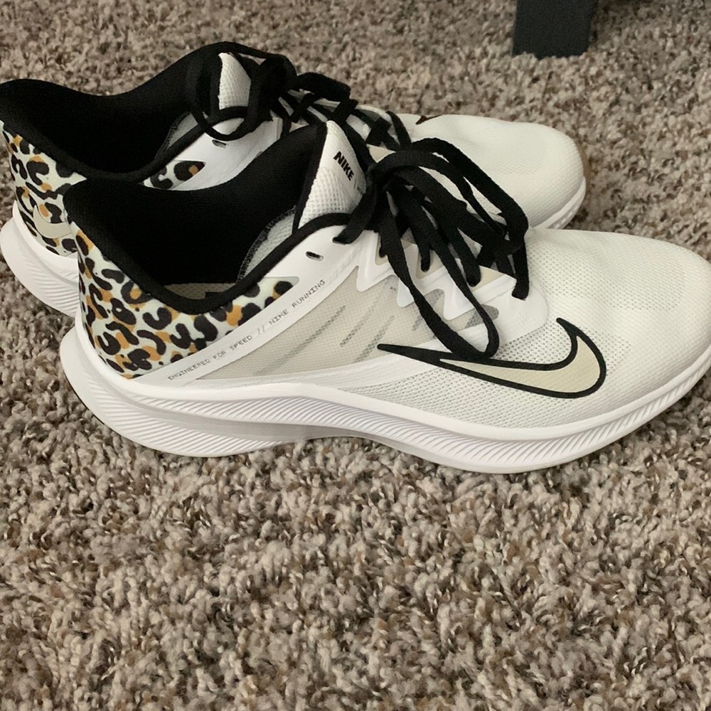 Nike leopard shoes 7.5